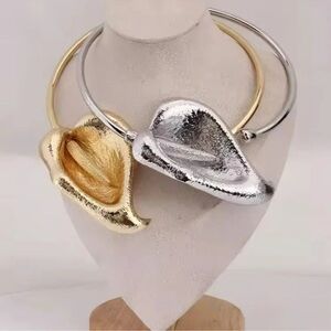 Horseshoe Lotus Gold Bangle Flower Necklace